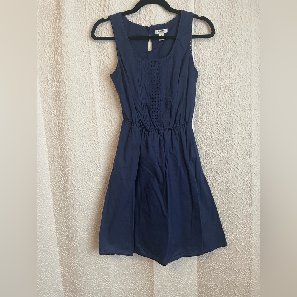 Women’s XS fully lined cotton dress with elastic wait and eyelet details
